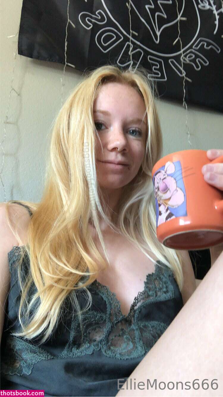 elliemoons999 Photo #16