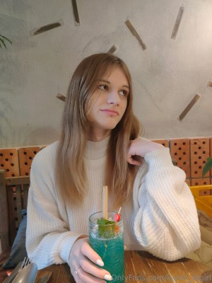 Karen Tsgirl Photo #13