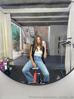 Naomi Reyner Photo #4