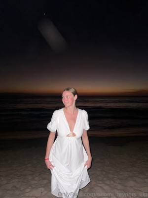 Naomi Reyner Photo #13