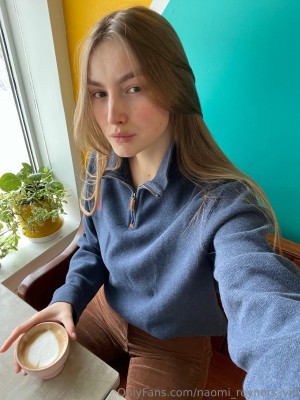 Naomi Reyner Photo #15