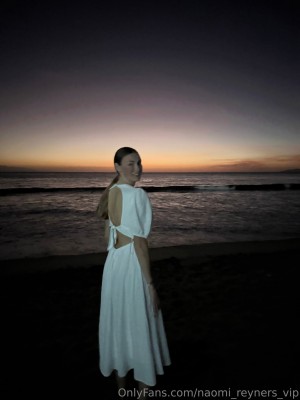 Naomi Reyner Photo #20