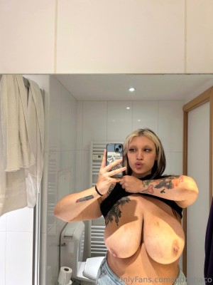 lilpochaco Photo #74