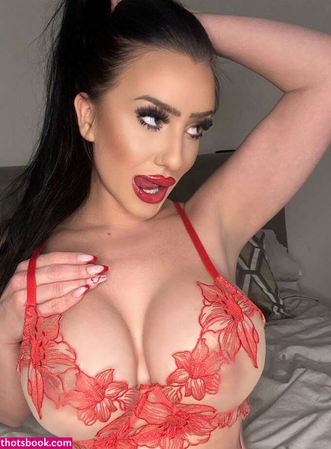 Taraofficialuk Photo #6