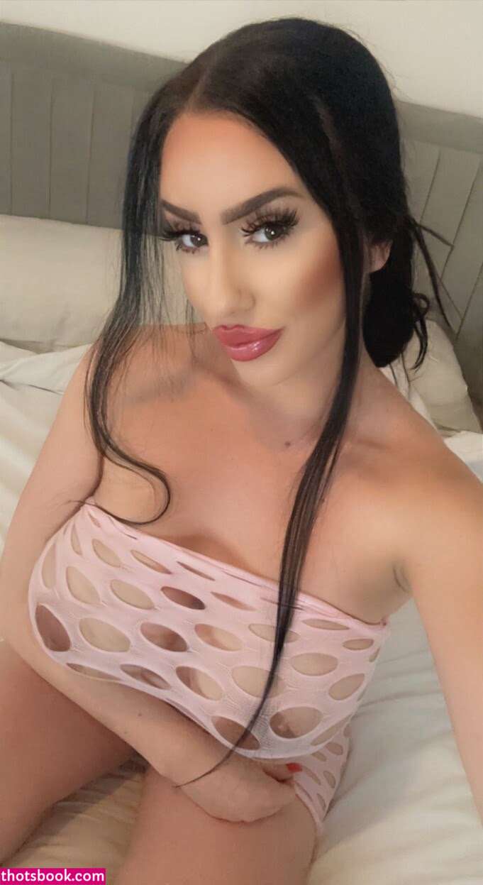 Taraofficialuk Photo #13