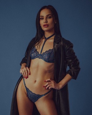 Anet Slotova Photo #1