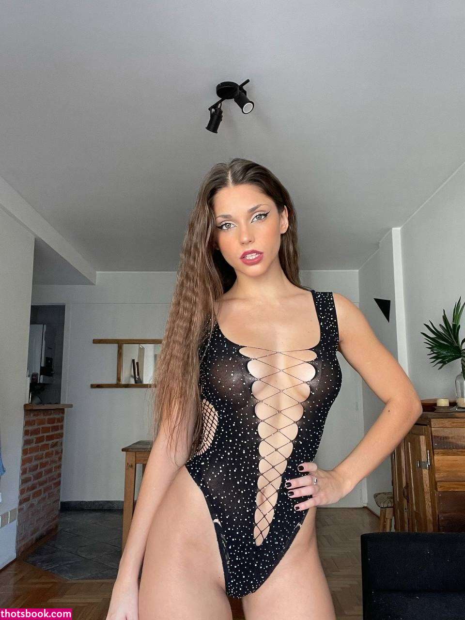 Vicky Vassolo Photo #34