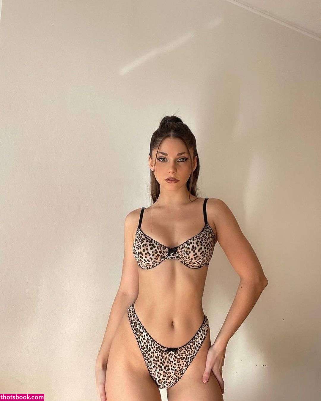 Vicky Vassolo Photo #79