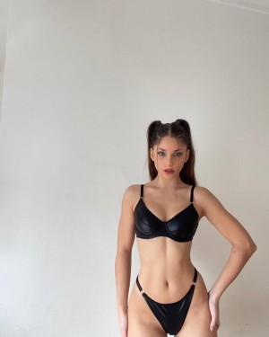 Vicky Vassolo Photo #75