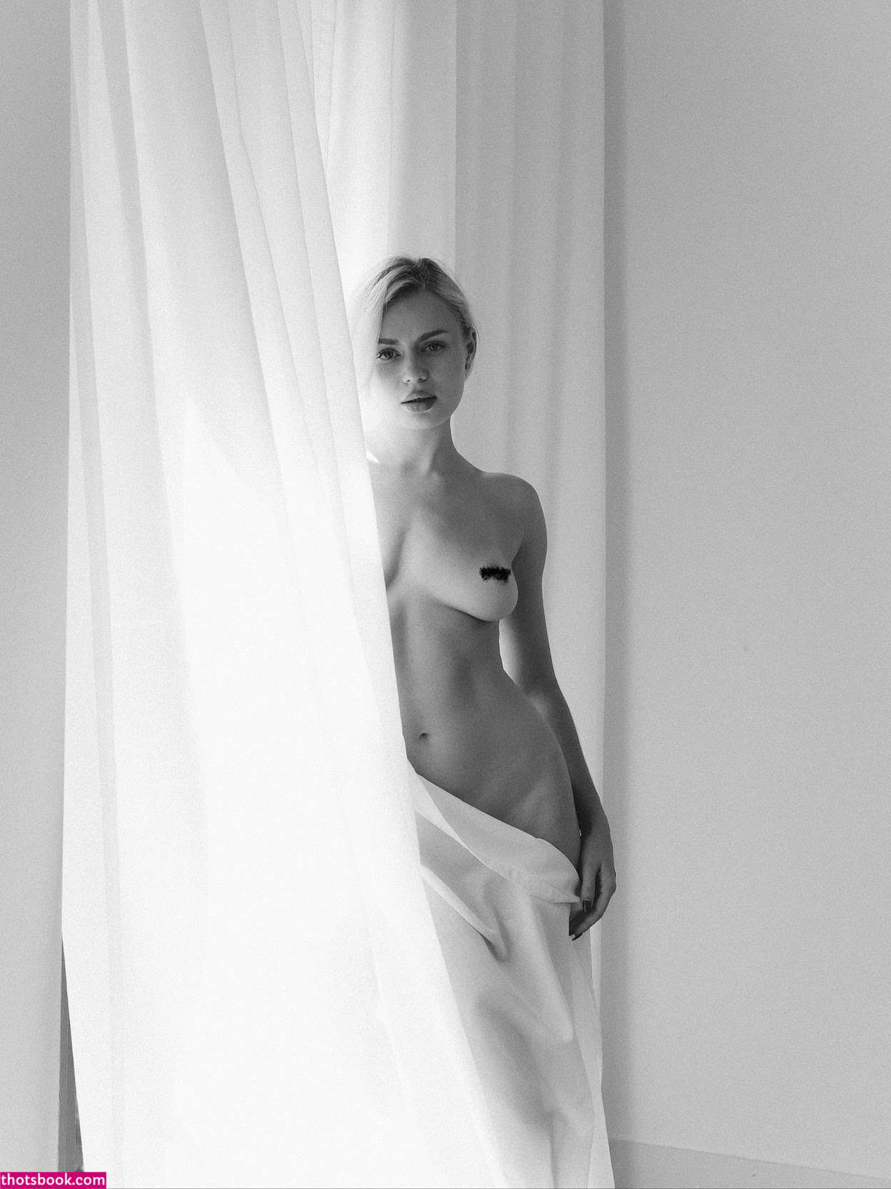 Akiv Avoyvolos Photo #12