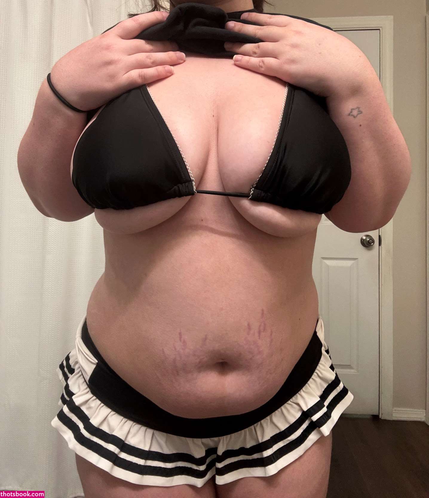 cupidsneedles Photo #9