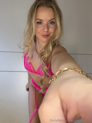 jennibluee Photo #24