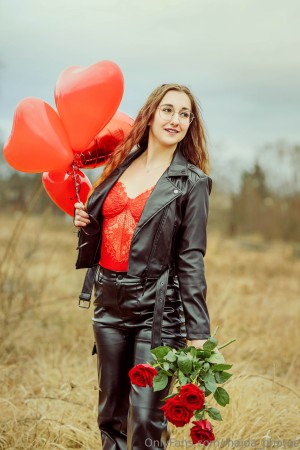 Majda Photos Photo #6