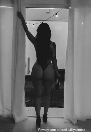 Aline Curti Photo #10