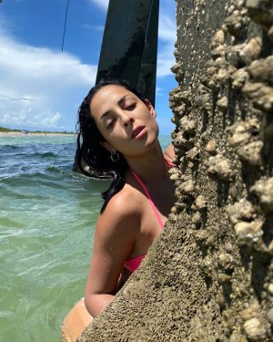 Andrea Luna Photo #15