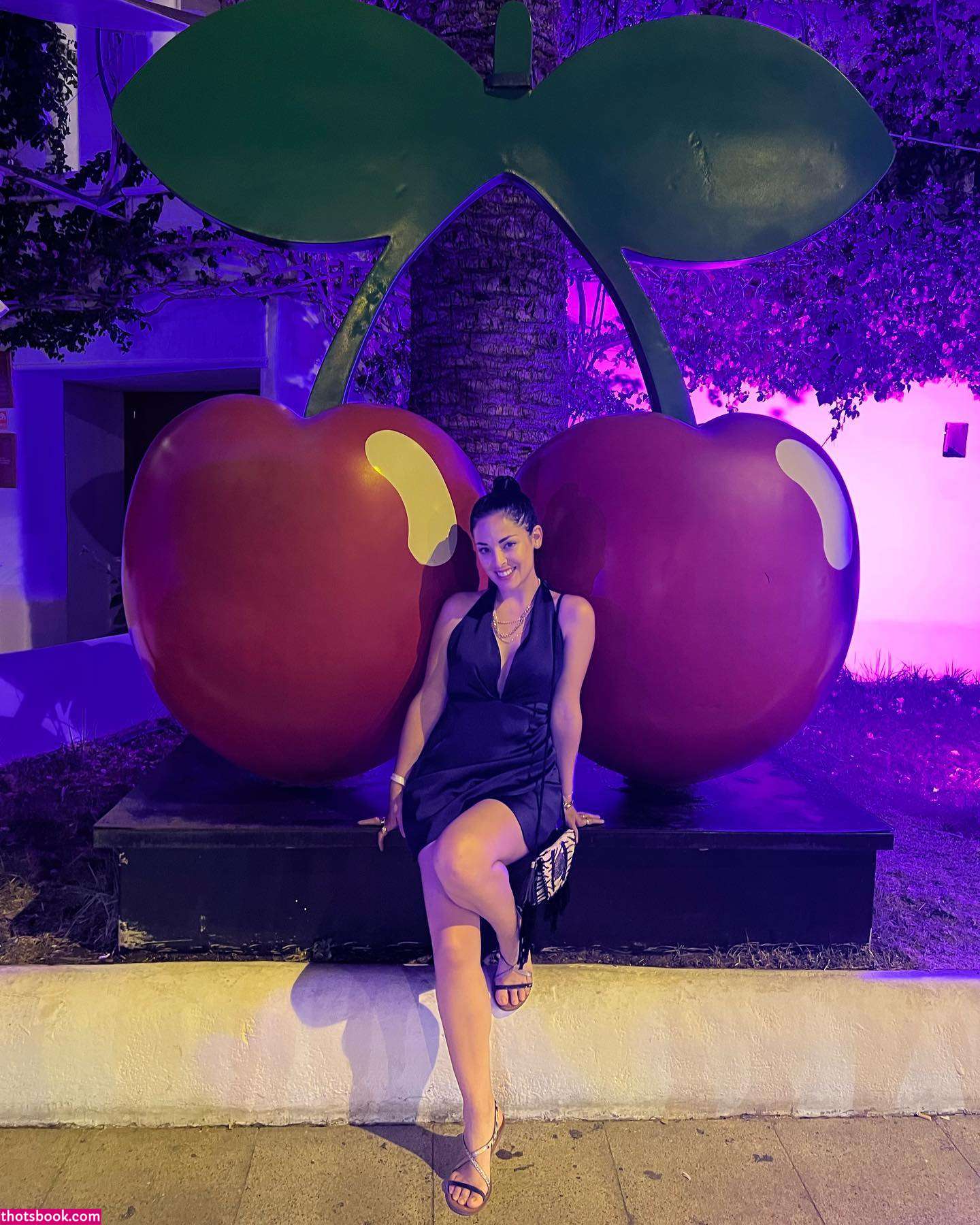 Andrea Luna Photo #28