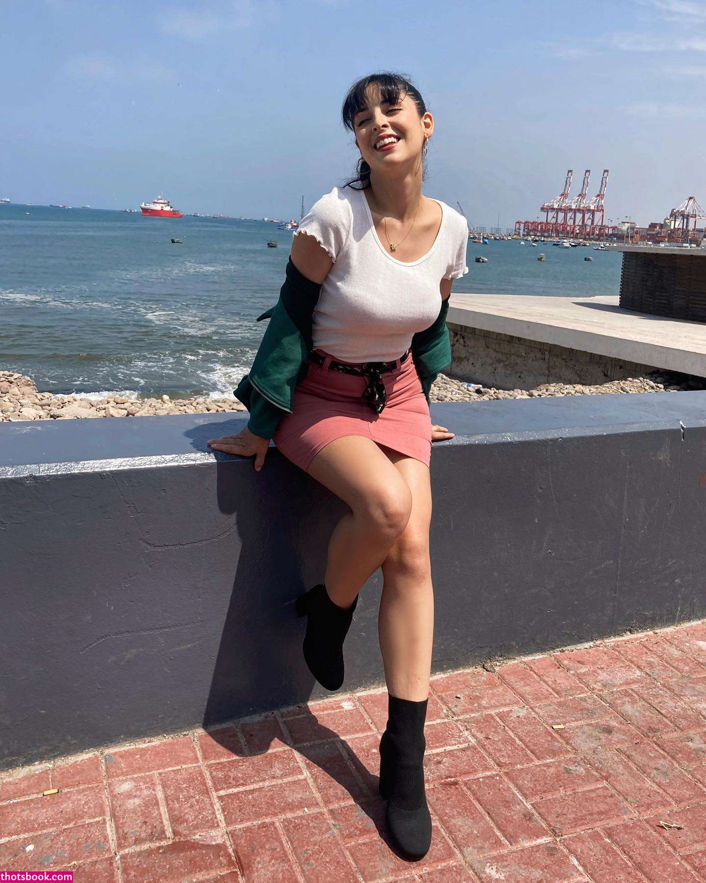 Andrea Luna Photo #32