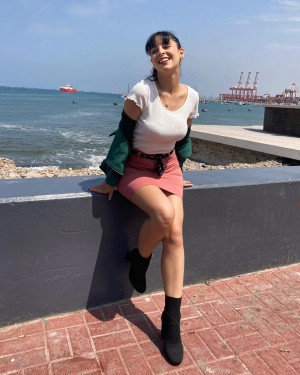 Andrea Luna Photo #32