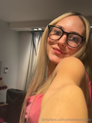 Ellie Edwards Photo #3