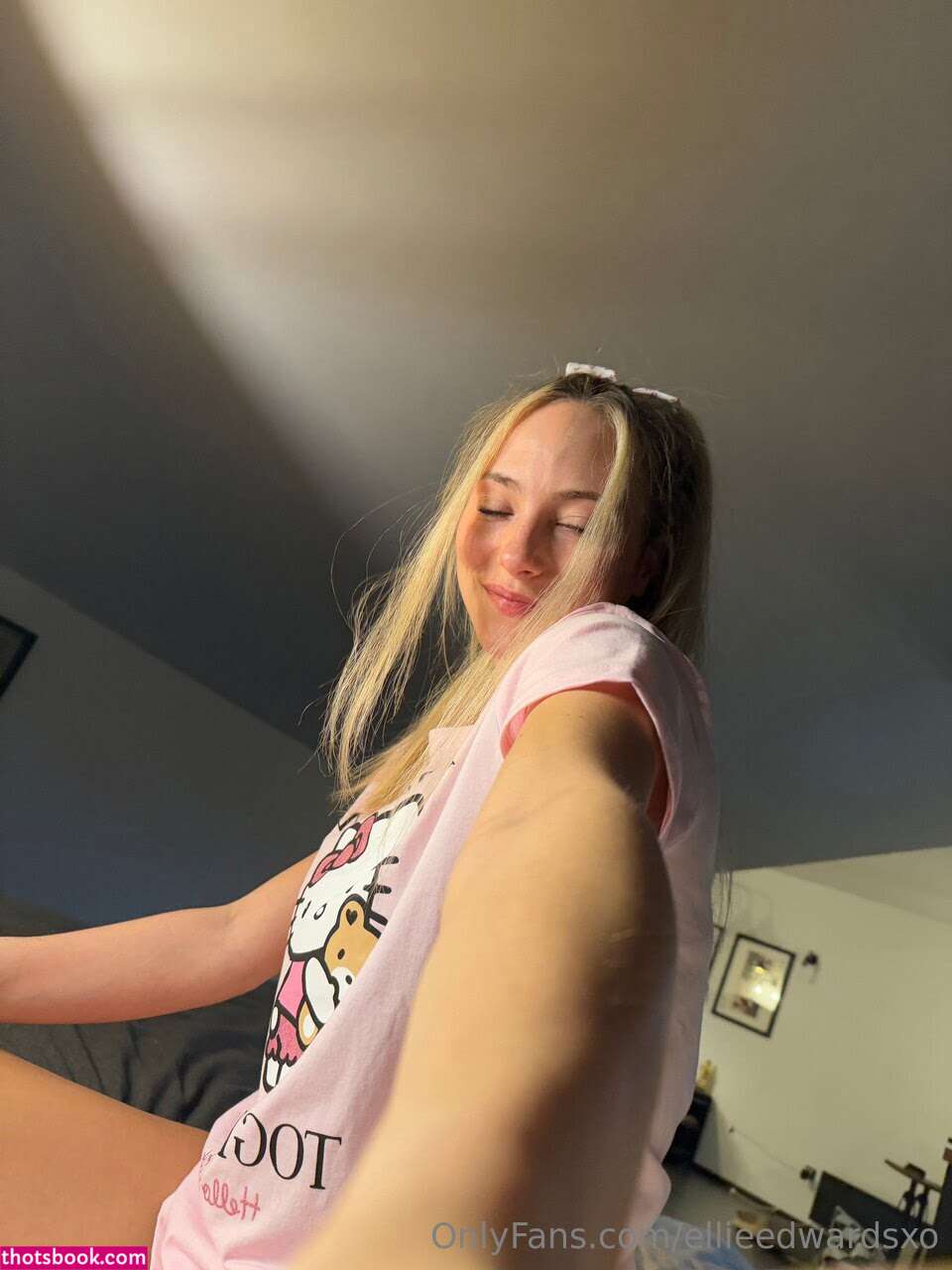 Ellie Edwards Photo #24