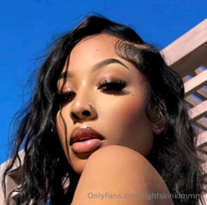 lightskinkimmm Photo #24