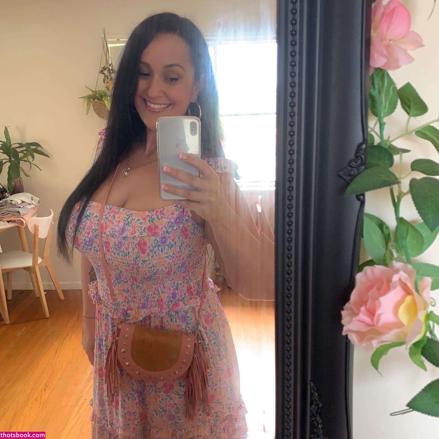 Amelia Linda Photo #10