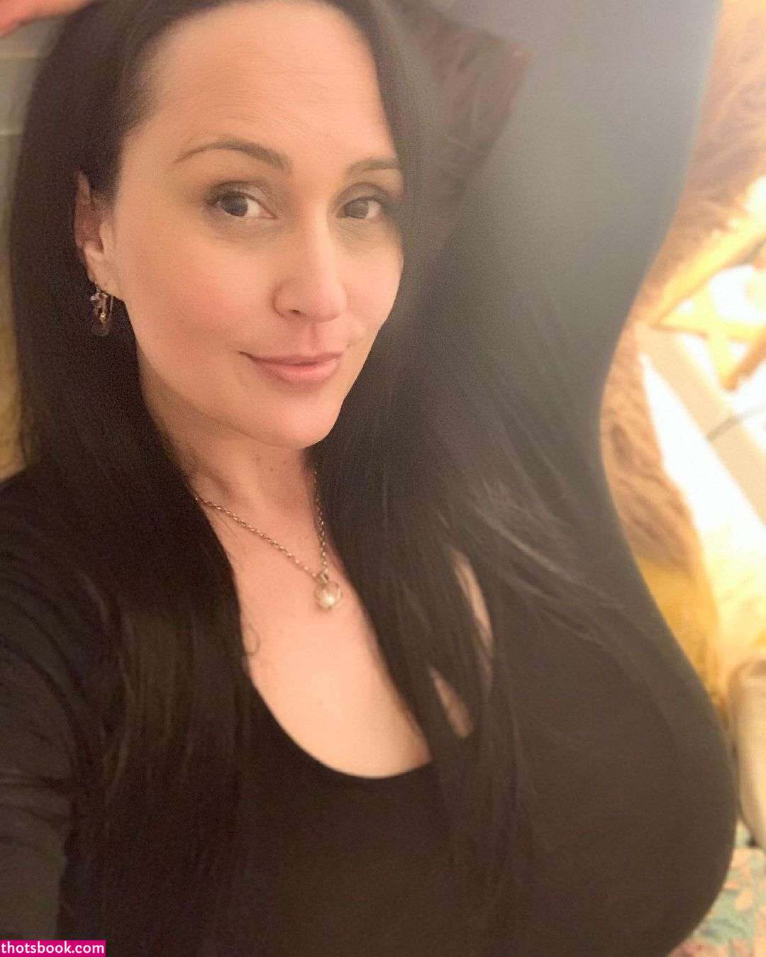 Amelia Linda Photo #19