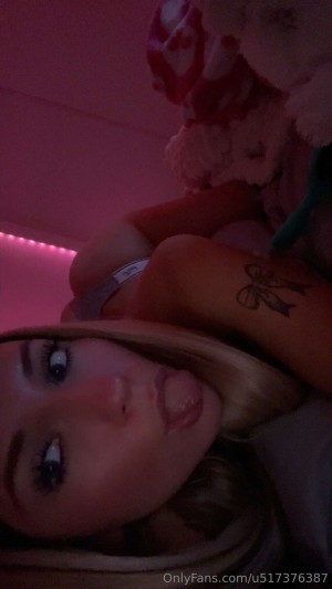 Halliecooper Photo #9