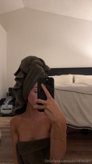 Halliecooper Photo #21