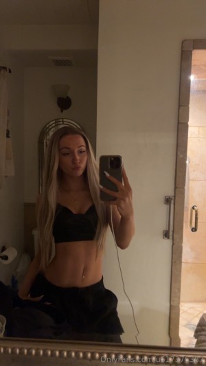 Halliecooper Photo #24