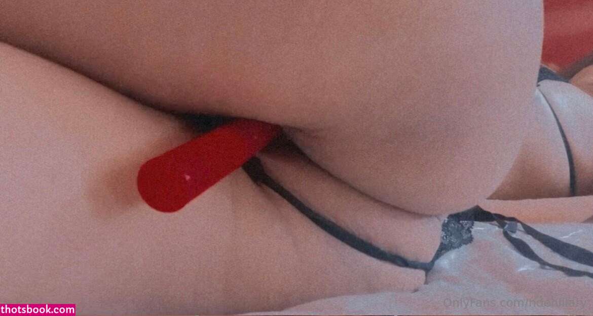 Hillary Martinez Photo #8