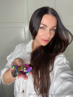 Angelica Charming Photo #5