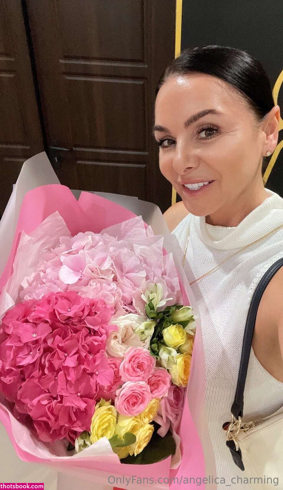 Angelica Charming Photo #13