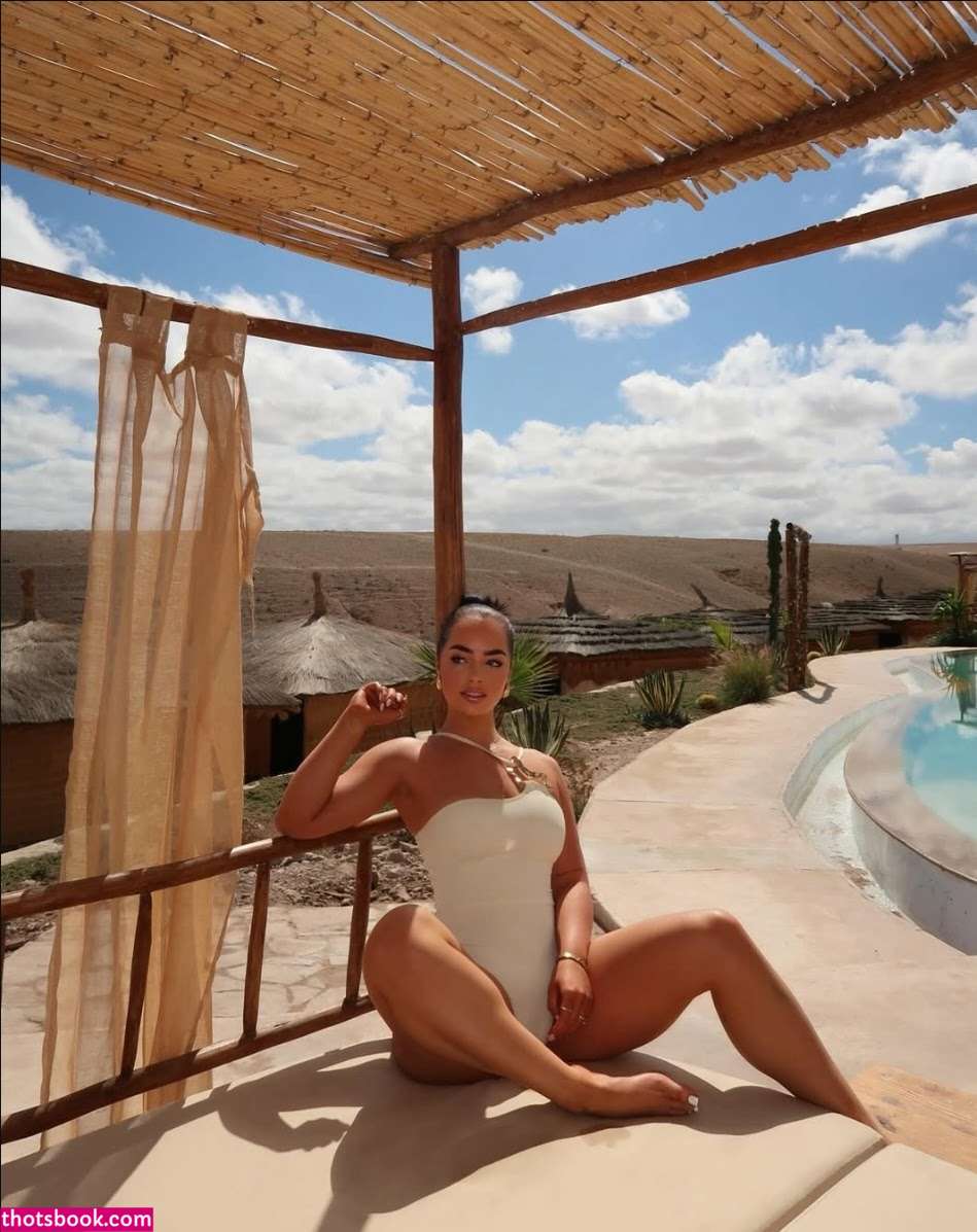 Ella Wilkins Photo #8