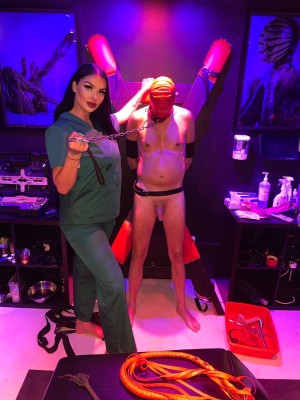 Hennydiamonds Photo #37