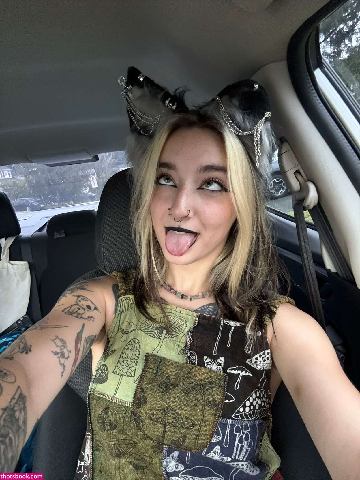 Myst1cnympho Photo #1