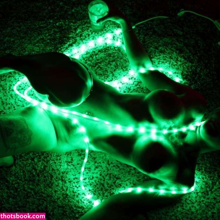 Roxi Riotxx Photo #3