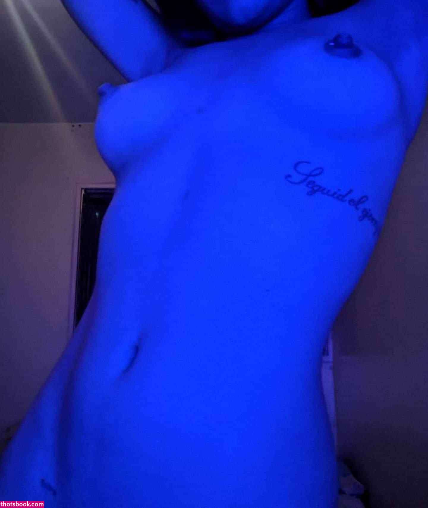 Lionsonatrain Photo #4