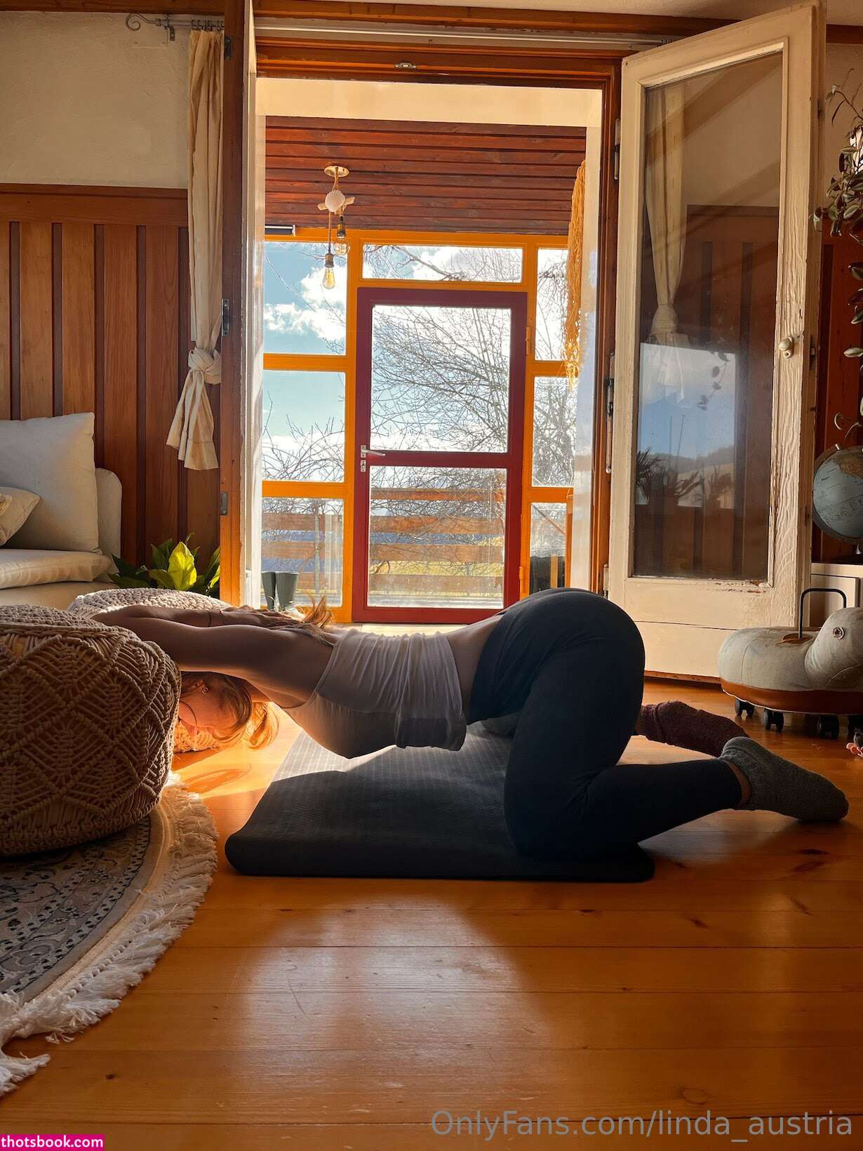 Linda Austria Photo #12