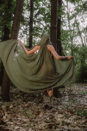 Ellie Land Photo #260