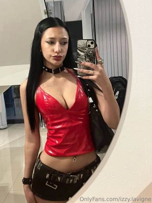 Izzy Lavigne Photo #10