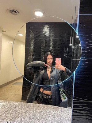 Izzy Lavigne Photo #14