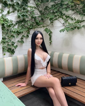 Connie Chen Photo #16