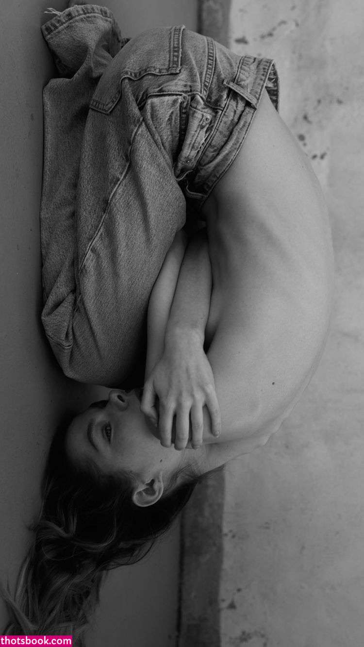 Phoebe Combes Photo #26