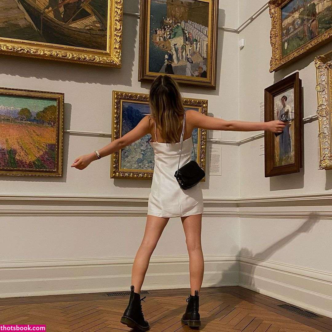 Phoebe Combes Photo #34