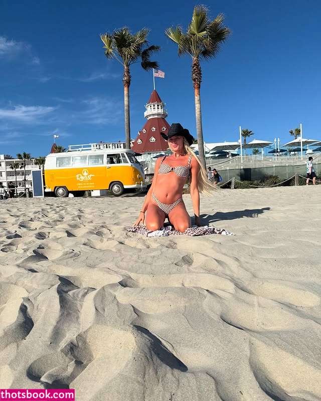 Sophie Cunningham Photo #4