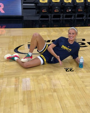 Sophie Cunningham Photo #3