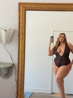 Erinmhk Photo #206