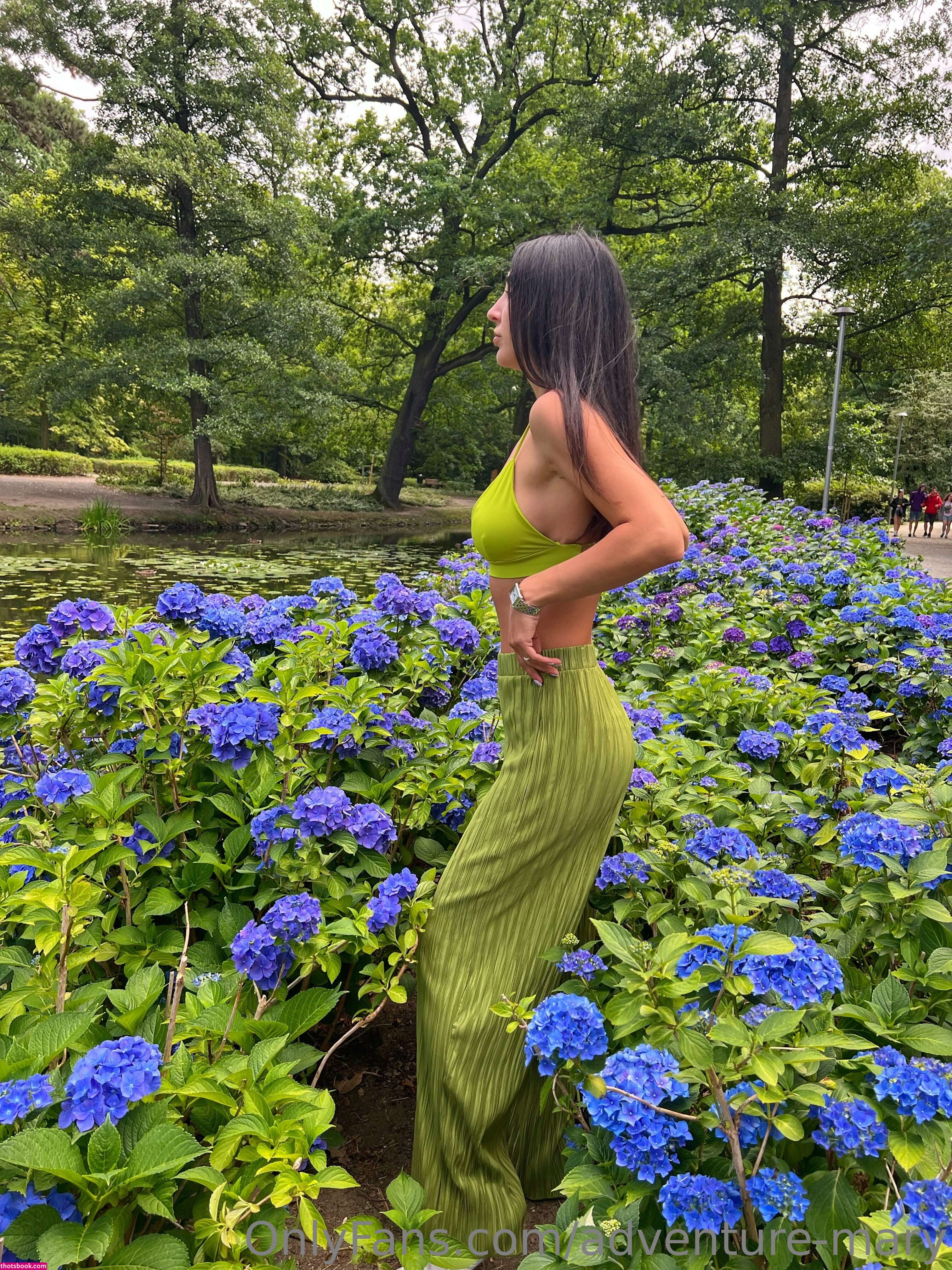 Aventure Marie Photos #3 254346