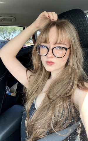 tiinybrat Nude Leaks OnlyFans Photos #1